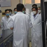 Đoàn lãnh đạo bộ NN&PTNN thăm phòng lab 1