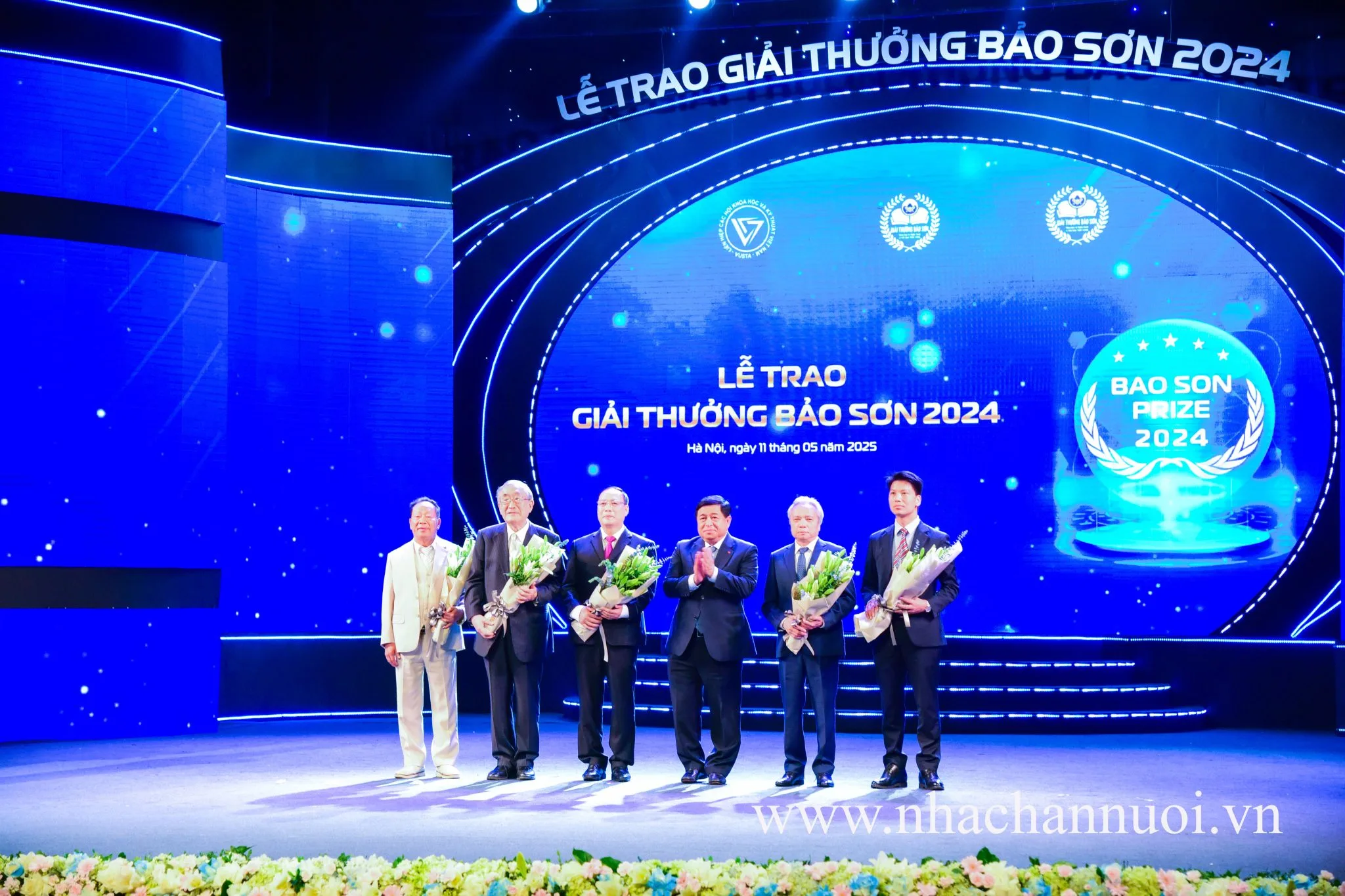 Công trình vắc xin Dịch tả lợn châu Phi AVAC ASF LIVE nhận giải thưởng Bảo Sơn trị giá 120.000 USD