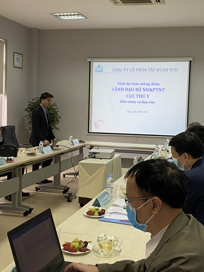 Đoàn lãnh đạo bộ NN&PTNN , Cục Thú Y về thăm và làm việc 4