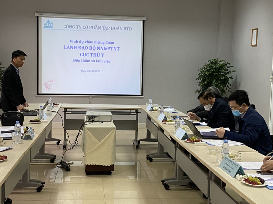 Đoàn lãnh đạo bộ NN&PTNN , Cục Thú Y về thăm và làm việc 5