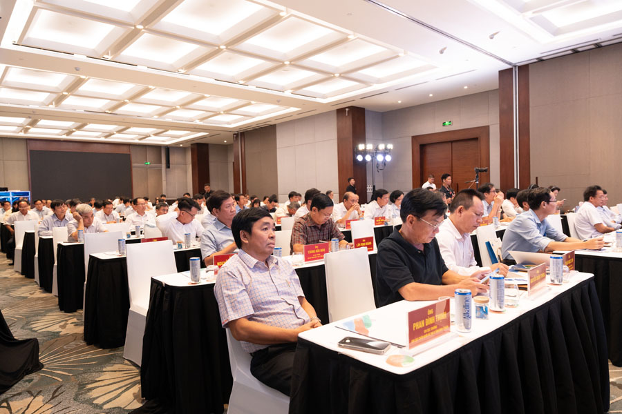 Hội thảo khoa học tại Hồ Tràm 4